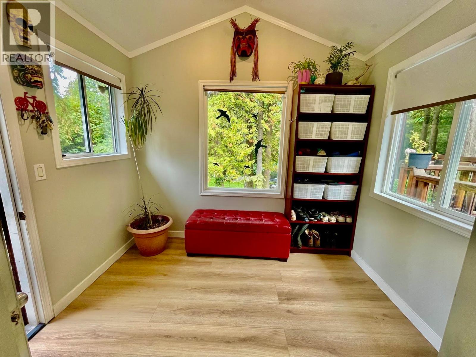 5751 Tillicum Bay Road, Sechelt, British Columbia  V7Z 0C7 - Photo 14 - R3057051