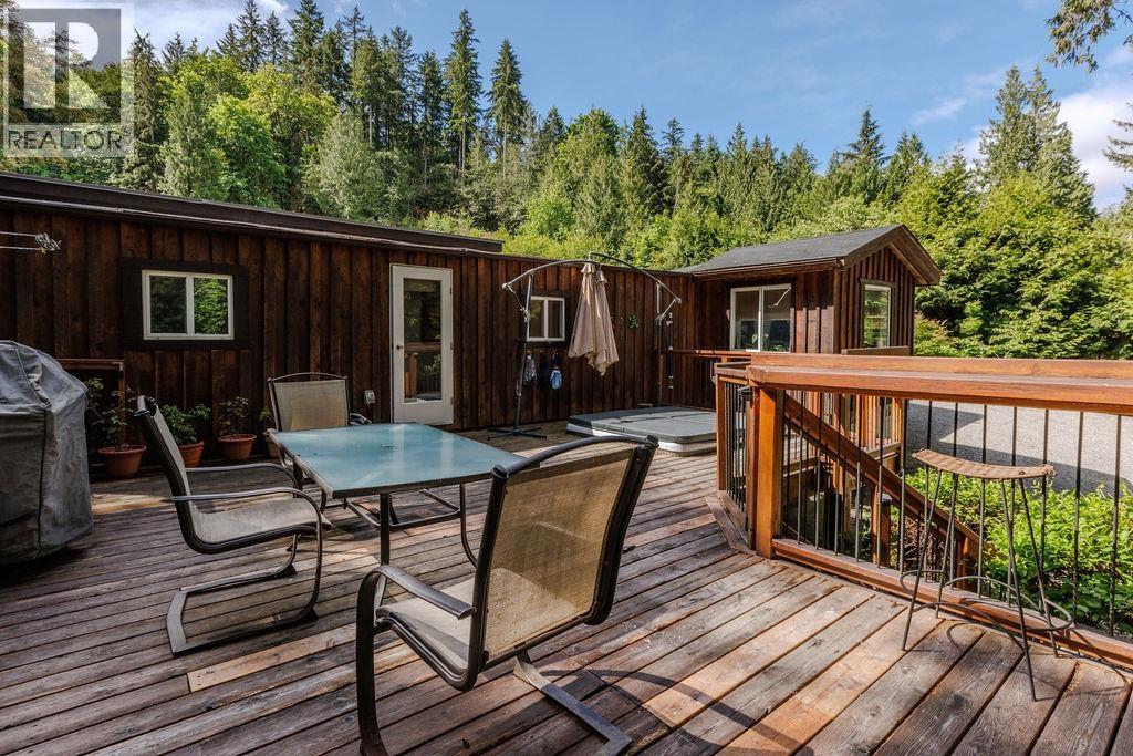 5751 Tillicum Bay Road, Sechelt, British Columbia  V7Z 0C7 - Photo 22 - R3057051