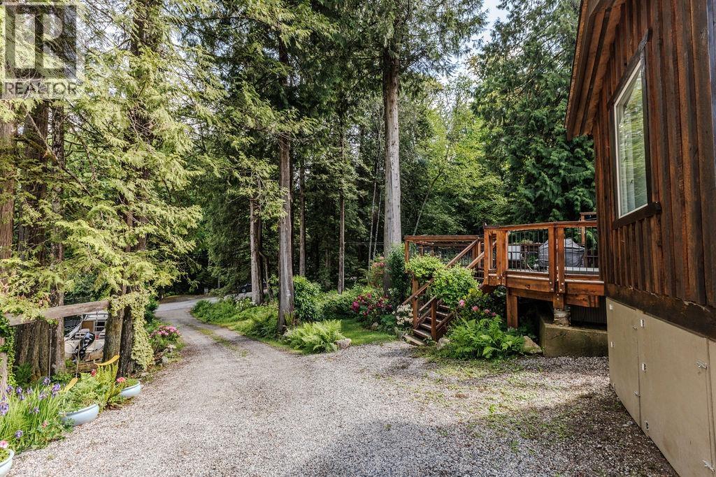 5751 Tillicum Bay Road, Sechelt, British Columbia  V7Z 0C7 - Photo 25 - R3057051