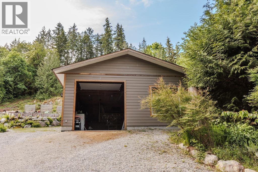 5751 Tillicum Bay Road, Sechelt, British Columbia  V7Z 0C7 - Photo 29 - R3057051