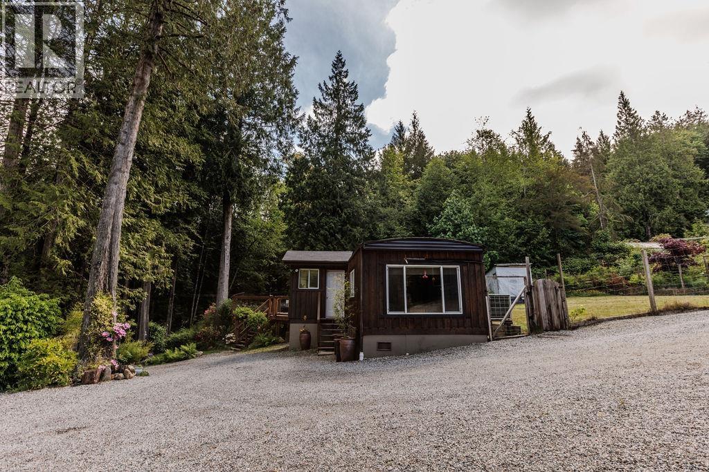 5751 Tillicum Bay Road, Sechelt, British Columbia  V7Z 0C7 - Photo 31 - R3057051