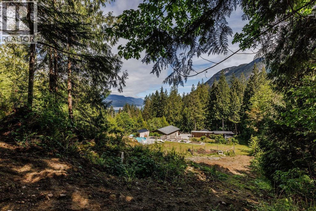 5751 Tillicum Bay Road, Sechelt, British Columbia  V7Z 0C7 - Photo 33 - R3057051