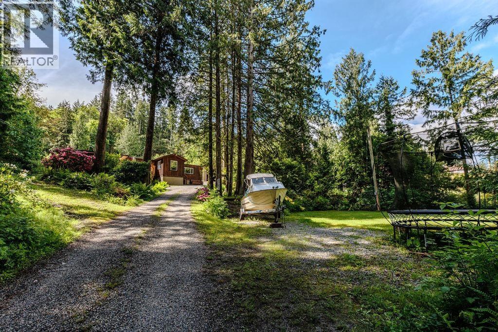 5751 Tillicum Bay Road, Sechelt, British Columbia  V7Z 0C7 - Photo 37 - R3057051