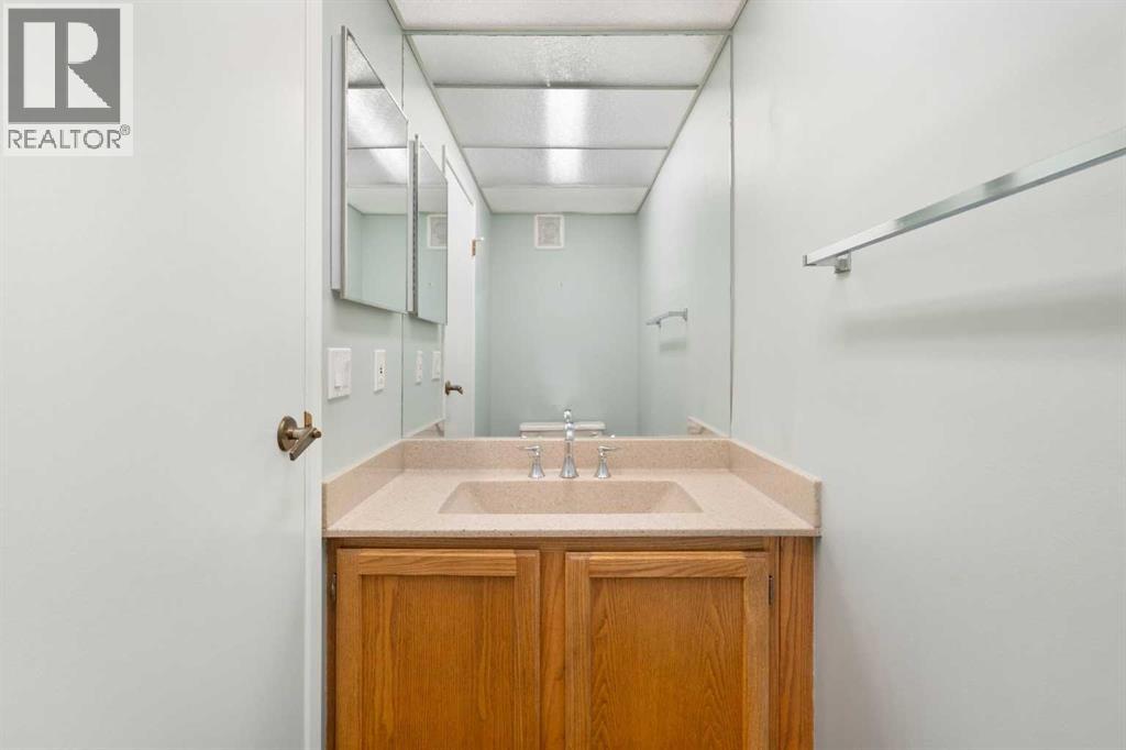 88 Glamis Gardens Sw, Calgary, Alberta  T2E 6S4 - Photo 19 - A2260694