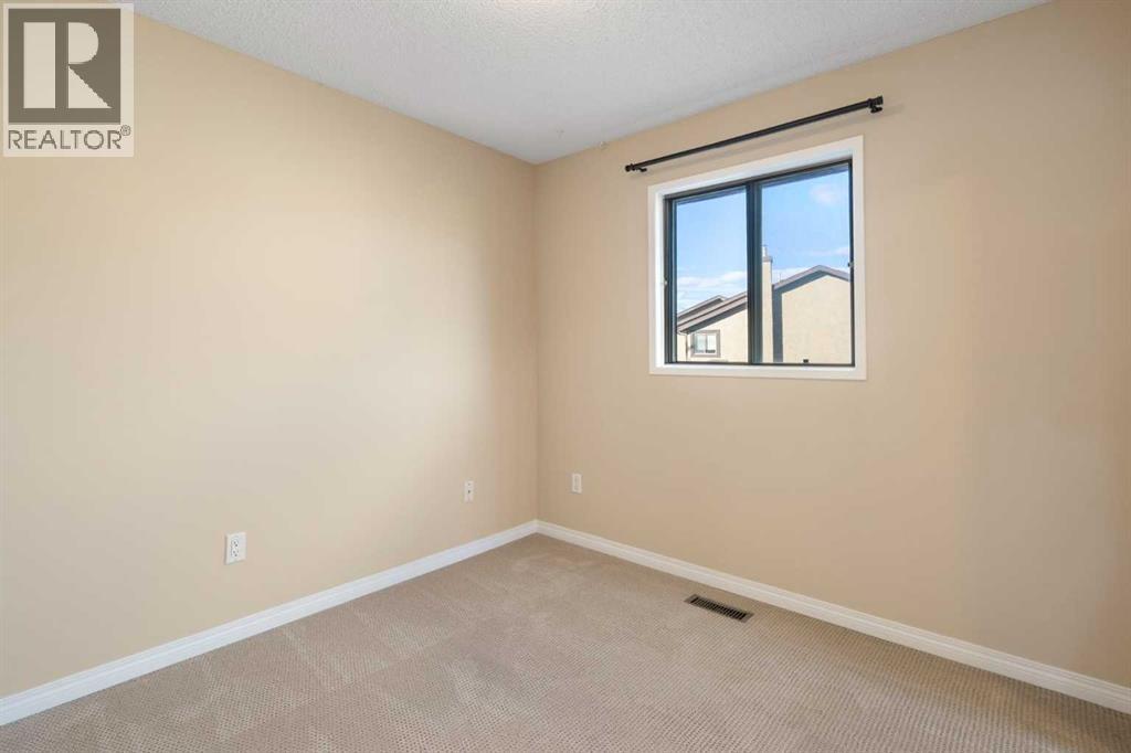 88 Glamis Gardens Sw, Calgary, Alberta  T2E 6S4 - Photo 31 - A2260694