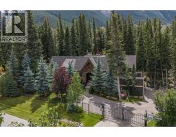 9 Mountaineer Close
