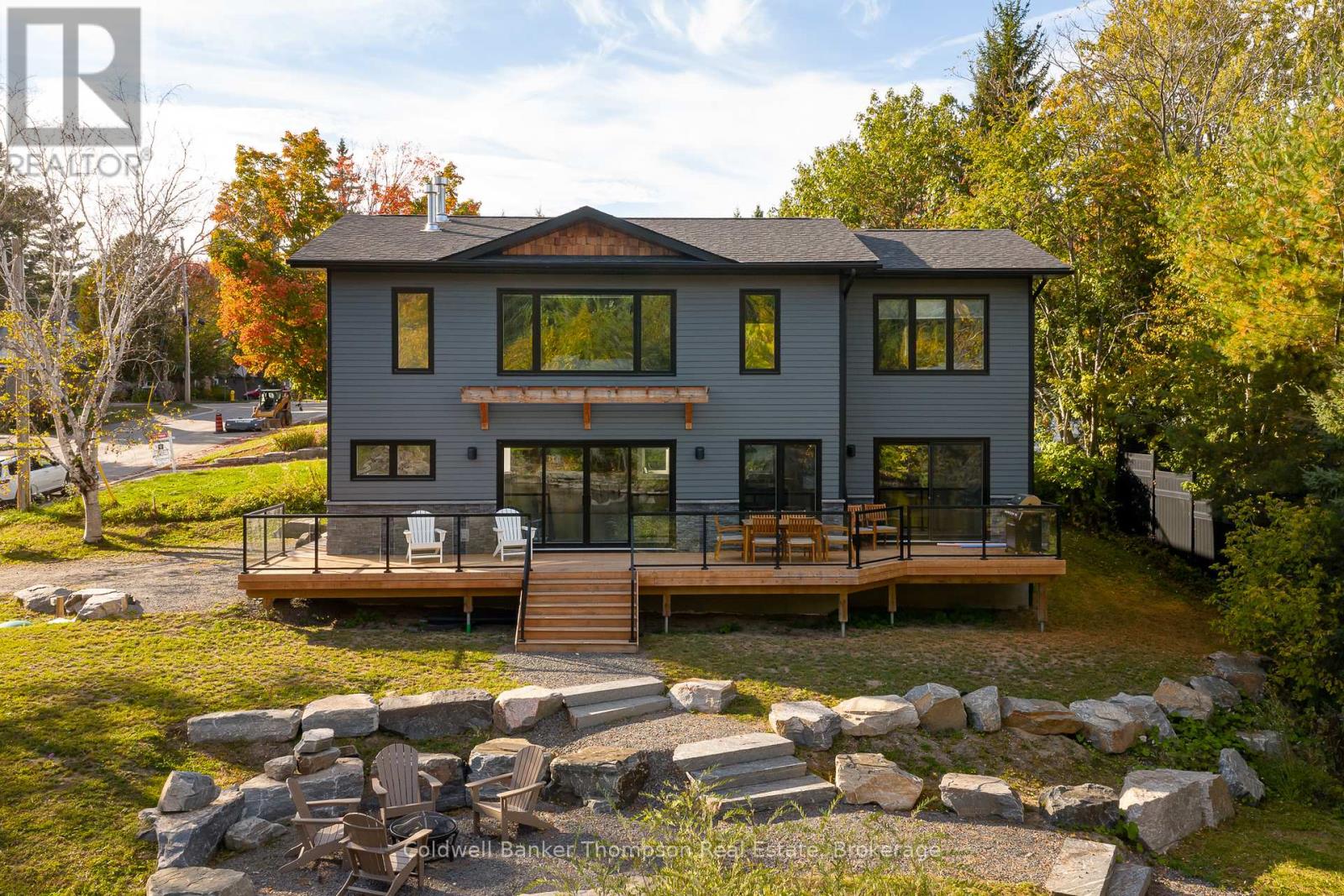 32 Church Street, Huntsville, Ontario  P1H 1G8 - Photo 1 - X12385835