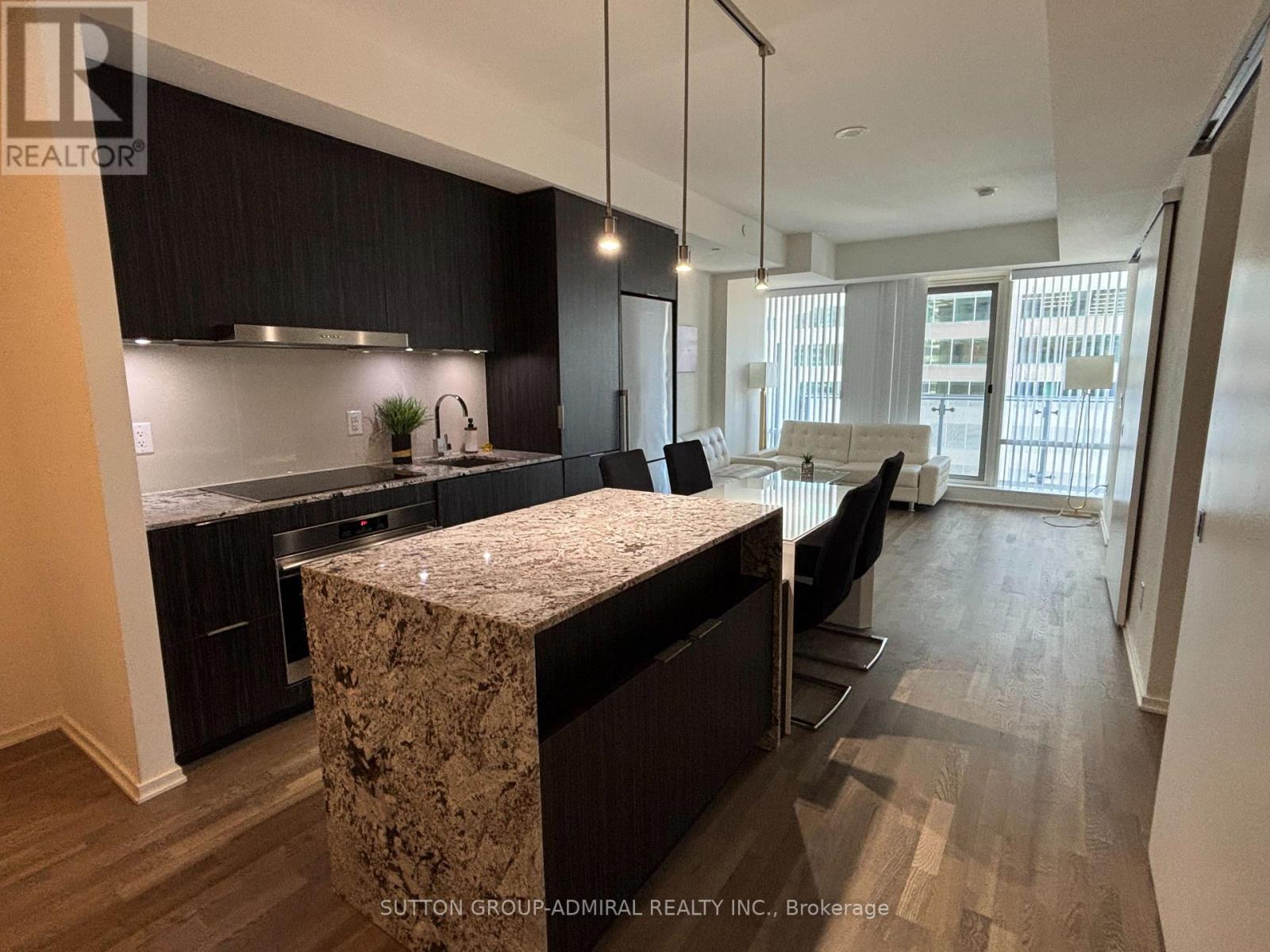1012 - 1 Bloor Street E, Toronto, Ontario  M4W 1A3 - Photo 3 - C12454078