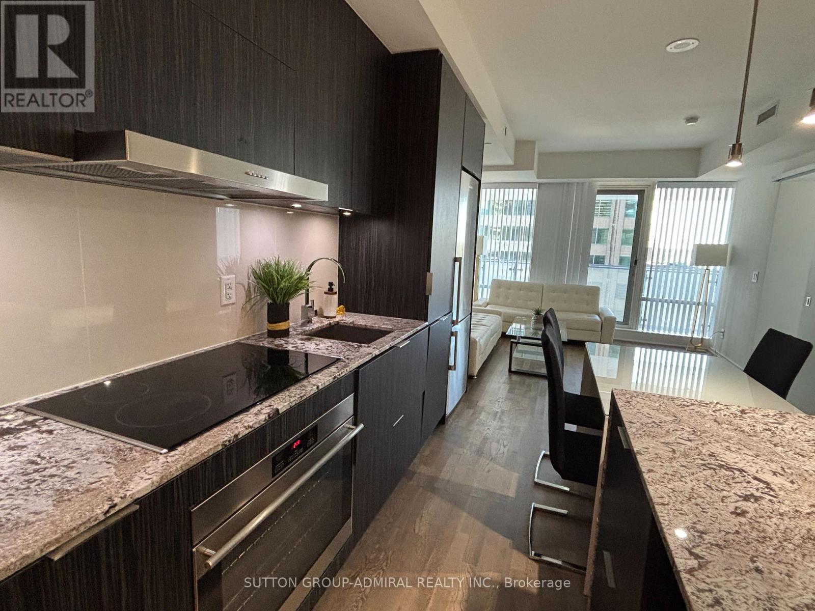 1012 - 1 Bloor Street E, Toronto, Ontario  M4W 1A3 - Photo 4 - C12454078
