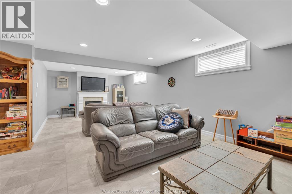 2 Malibu Drive, Leamington, Ontario  N8H 5G4 - Photo 30 - 25025770