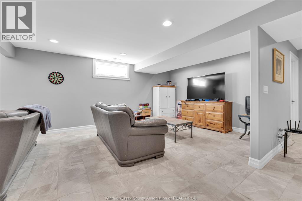 2 Malibu Drive, Leamington, Ontario  N8H 5G4 - Photo 29 - 25025770
