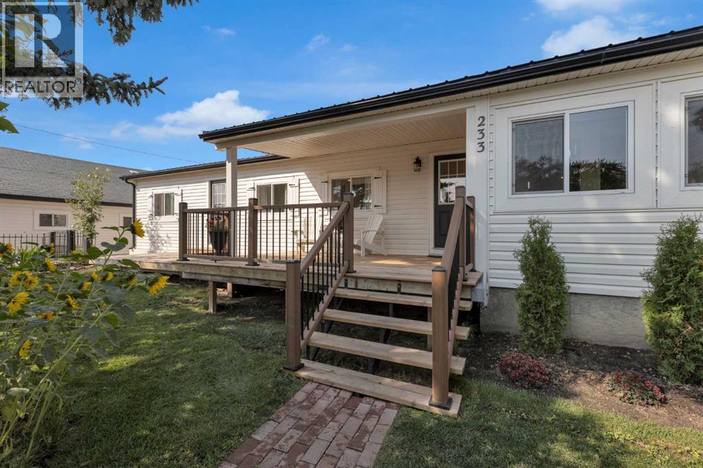 233 1 Street, Irricana, Alberta  T0M 1B0 - Photo 2 - A2255086