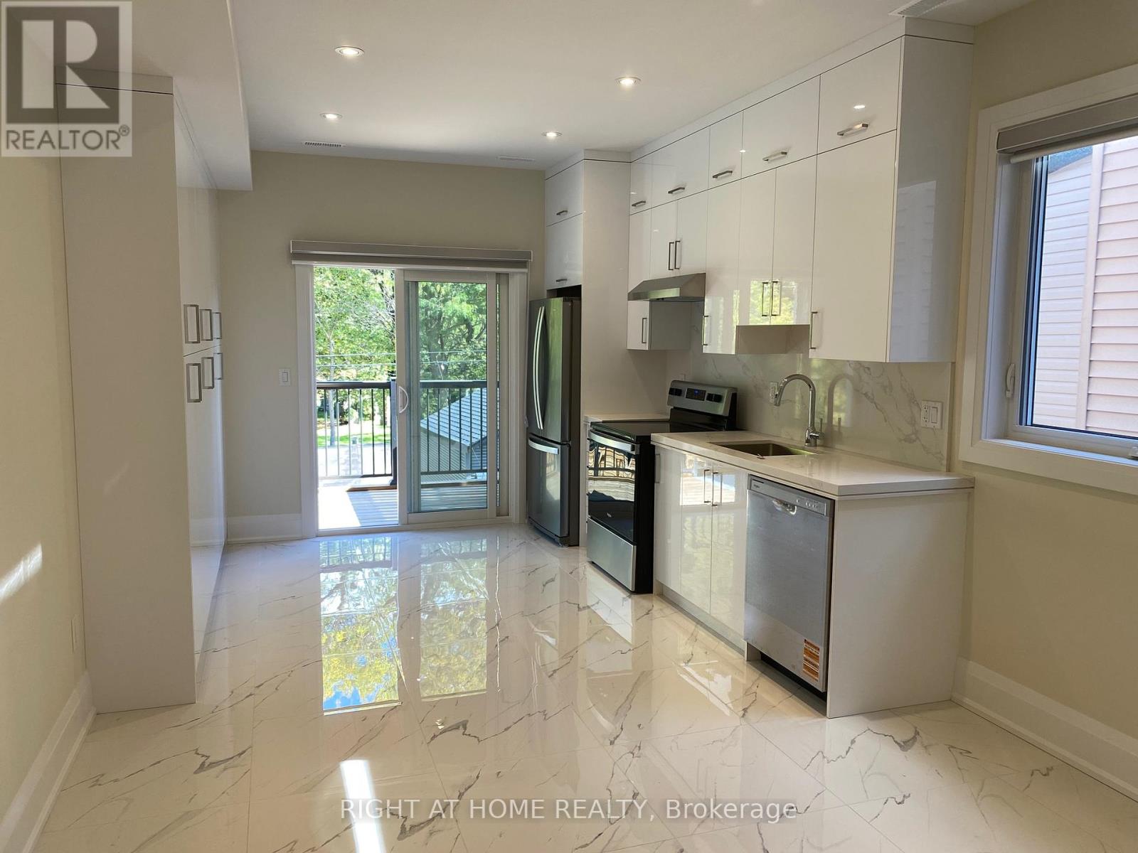 Apt 2 - 225 Mcroberts Avenue, Toronto, Ontario  M6E 4P3 - Photo 6 - W12287401