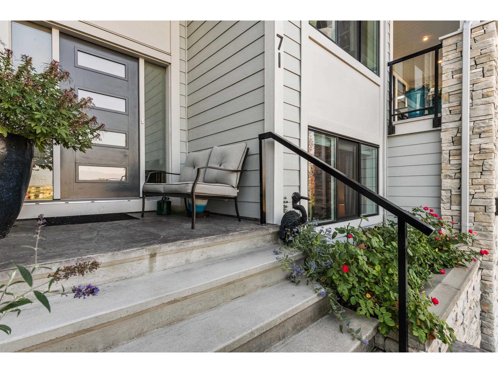 Property at 71 50778 LEDGESTONE PLACE image 2