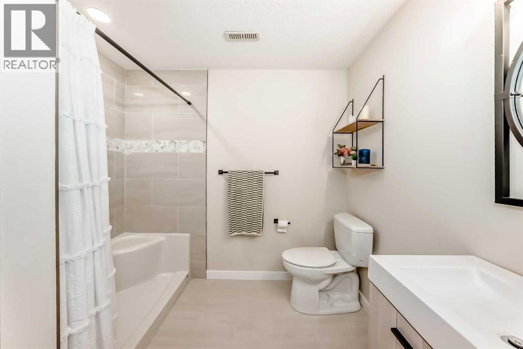 60 Sage Berry Road Nw, Calgary, Alberta  T3R 0K8 - Photo 41 - A2257997