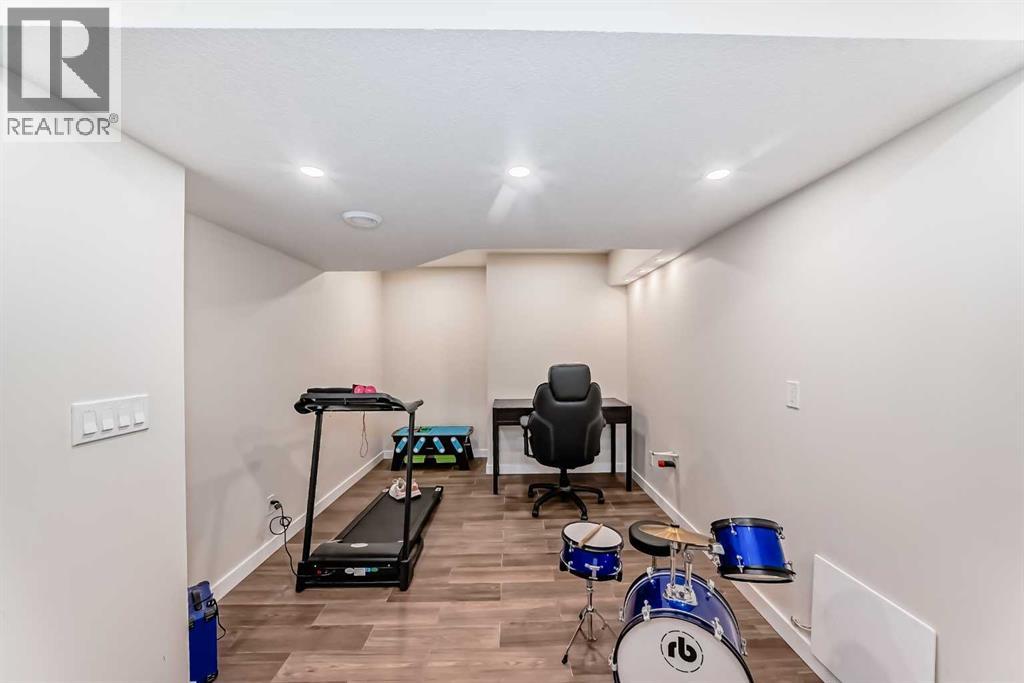 60 Sage Berry Road Nw, Calgary, Alberta  T3R 0K8 - Photo 37 - A2257997