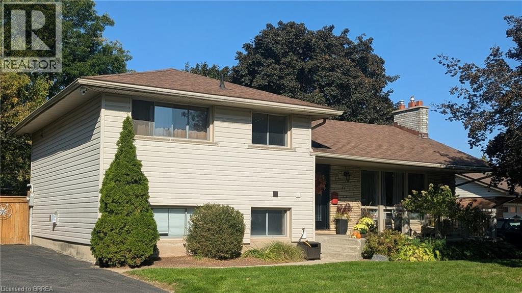 14 Meadow Road, Brantford, Ontario  N3R 3L1 - Photo 1 - 40777591