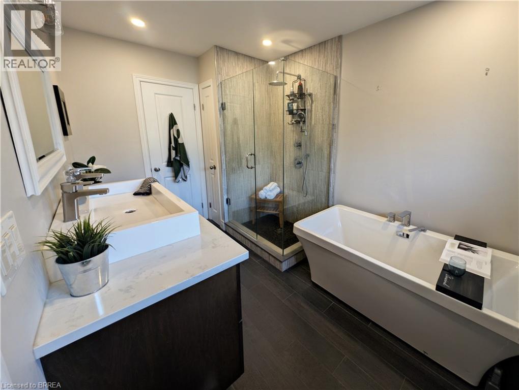 14 Meadow Road, Brantford, Ontario  N3R 3L1 - Photo 15 - 40777591