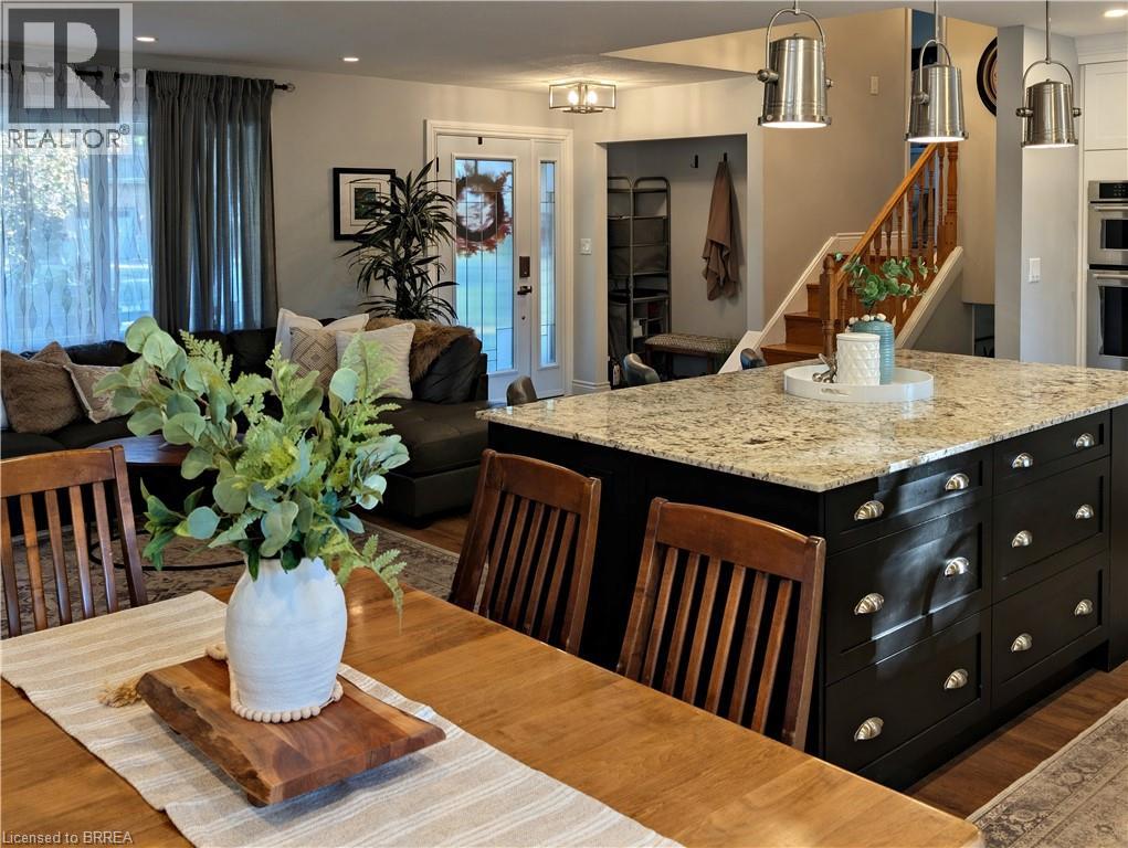 14 Meadow Road, Brantford, Ontario  N3R 3L1 - Photo 4 - 40777591