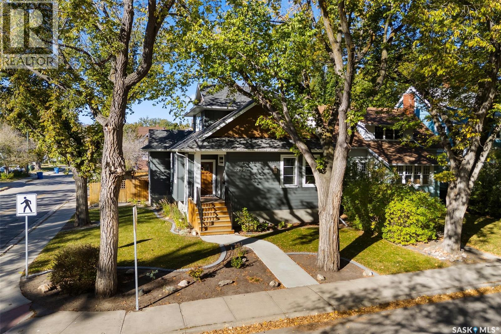 2276 Rae Street, Regina, Saskatchewan  S4T 2E9 - Photo 2 - SK020430