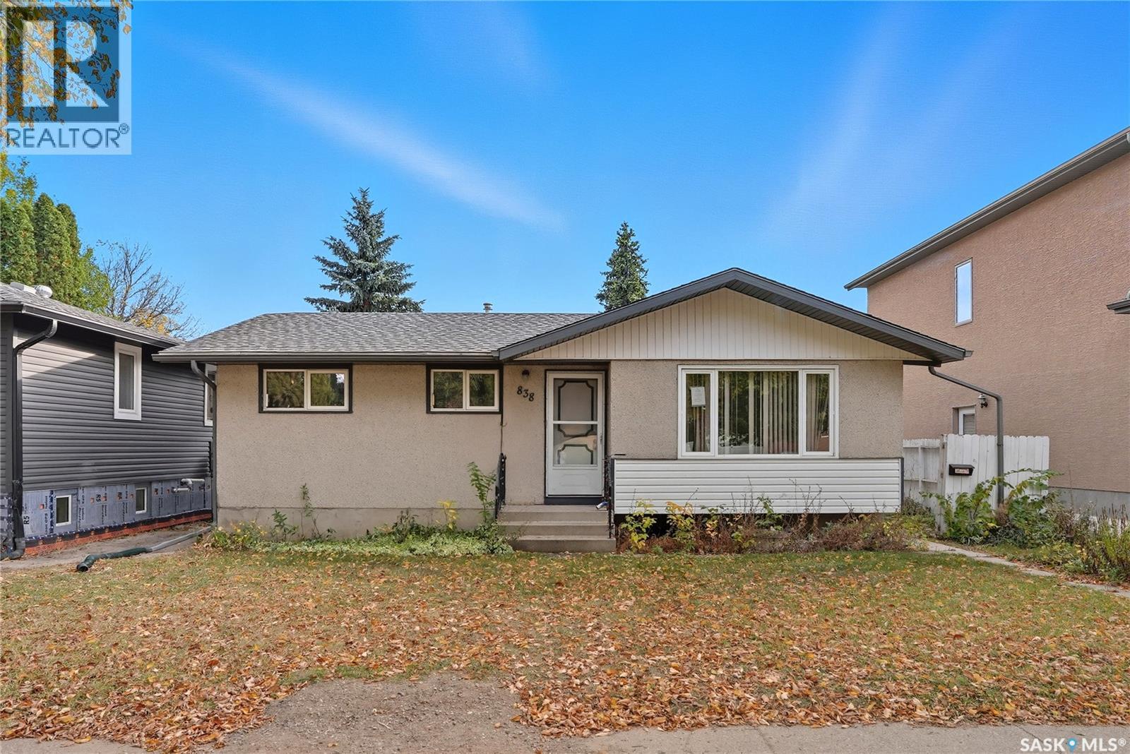 838 6th Street E, Saskatoon, Saskatchewan  S7H 1C7 - Photo 1 - SK020318