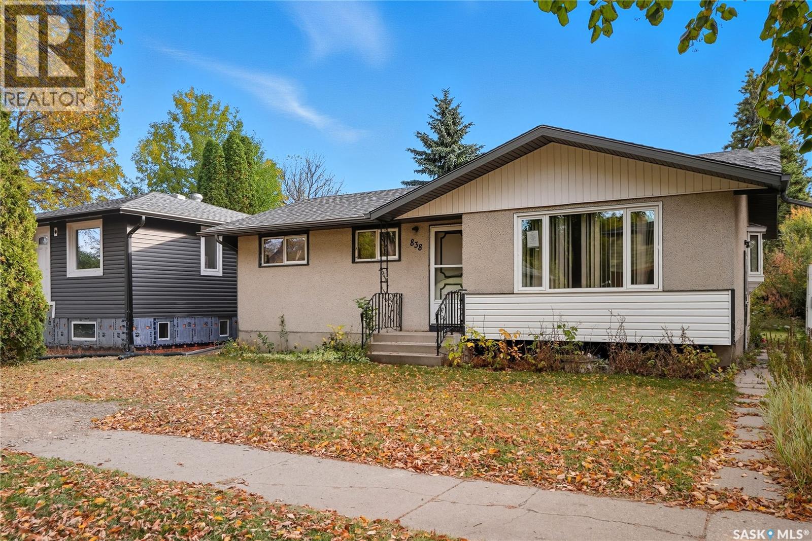 838 6th Street E, Saskatoon, Saskatchewan  S7H 1C7 - Photo 2 - SK020318
