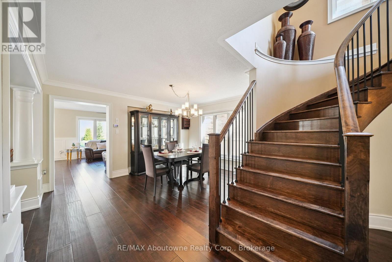 437 Jelinik Terrace, Milton, Ontario  L9T 7N2 - Photo 6 - W12454257