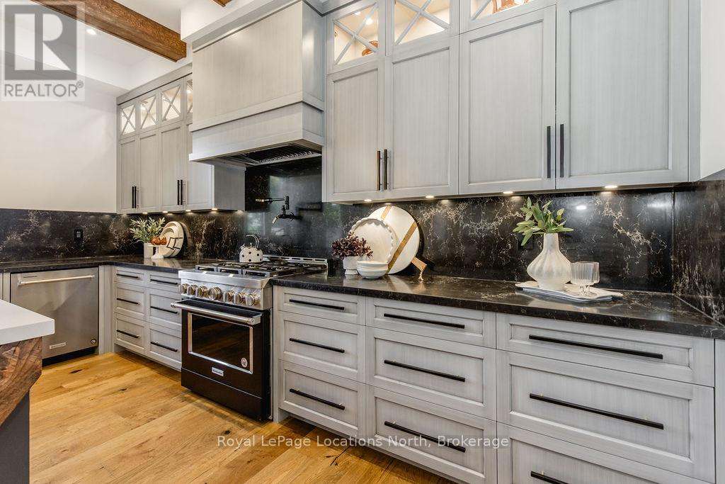 22 East John Street, Innisfil (Cookstown), Ontario  L0L 1L0 - Photo 20 - N12454213