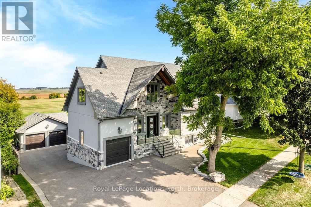 22 East John Street, Innisfil (Cookstown), Ontario  L0L 1L0 - Photo 4 - N12454213