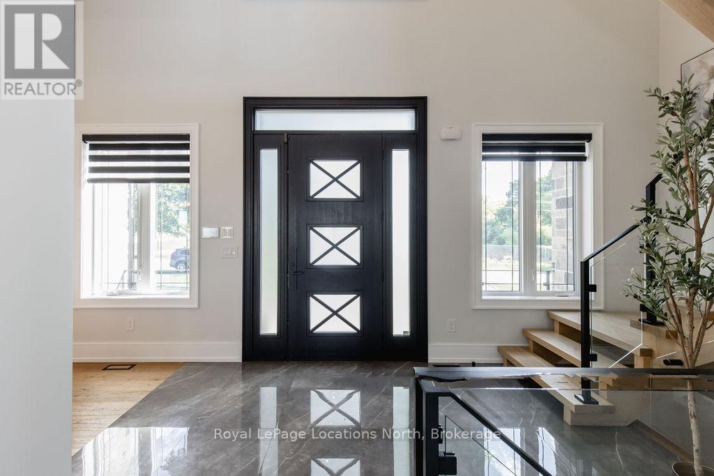 22 East John Street, Innisfil (Cookstown), Ontario  L0L 1L0 - Photo 6 - N12454213