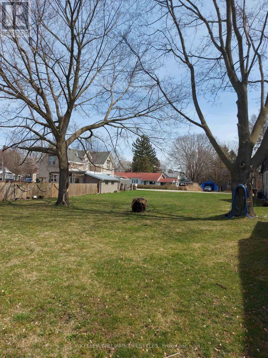 29 Erieus Street, Bayham (Port Burwell), Ontario  N0J 1T0 - Photo 4 - X12346663