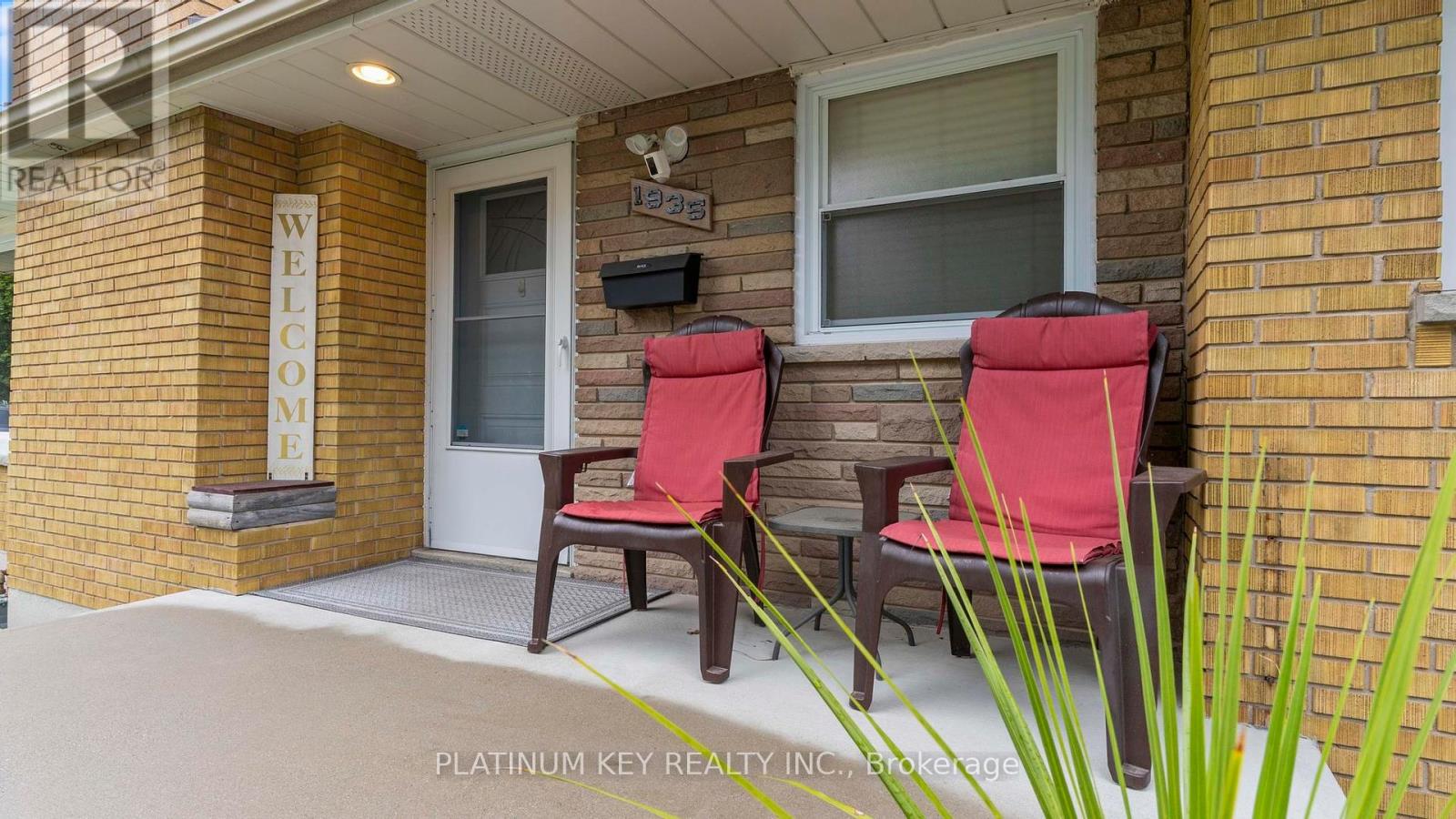 1935 Royal Crescent, London East, Ontario  N5V 1N6 - Photo 5 - X12452199