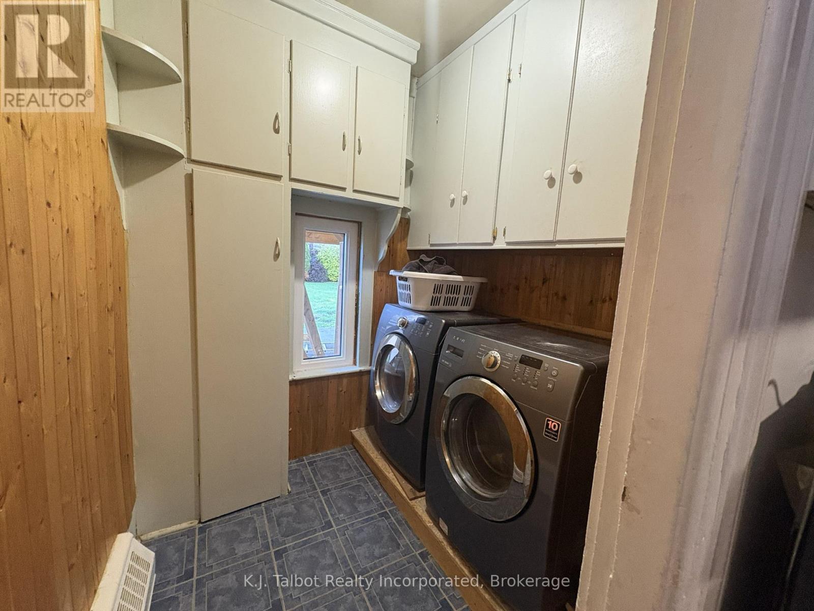 10 West William Street, Huron East (Seaforth), Ontario  N0K 1W0 - Photo 12 - X12454245