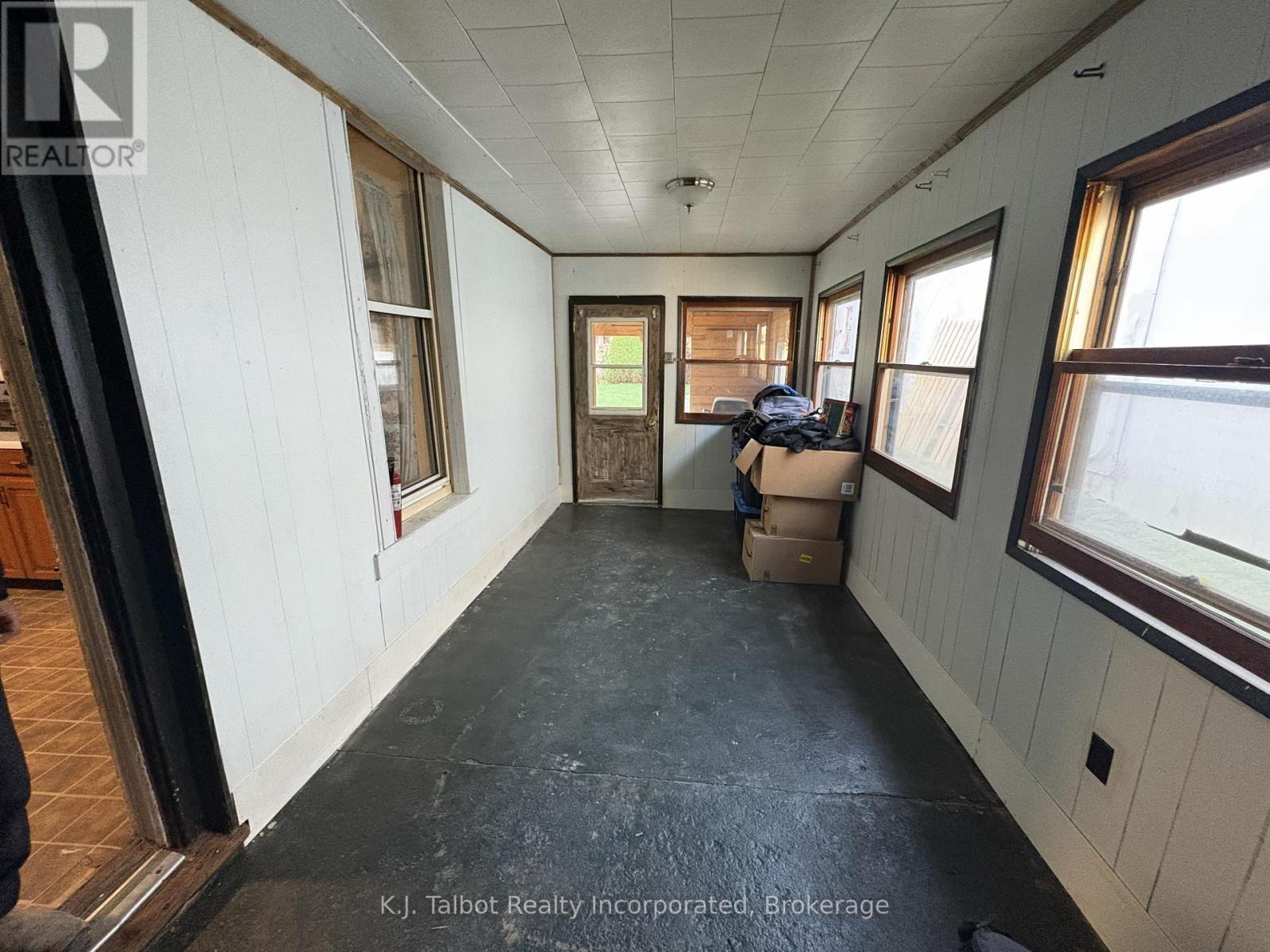10 West William Street, Huron East (Seaforth), Ontario  N0K 1W0 - Photo 15 - X12454245