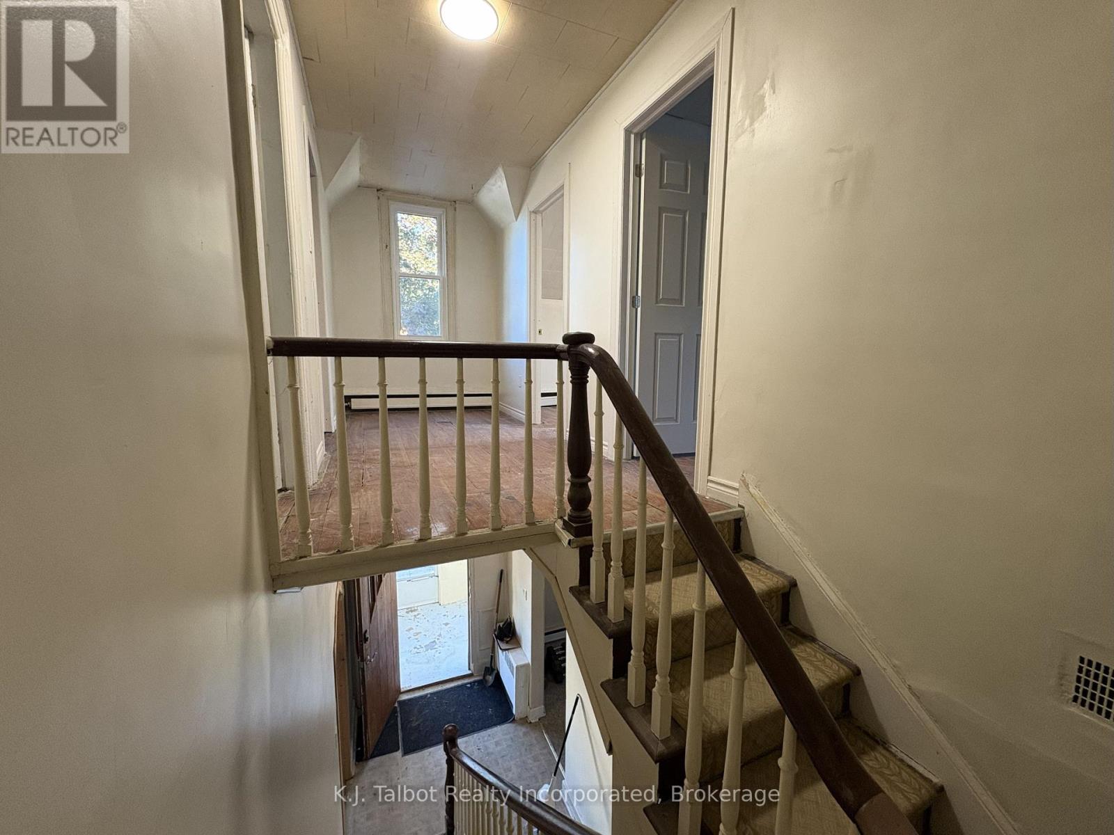 10 West William Street, Huron East (Seaforth), Ontario  N0K 1W0 - Photo 20 - X12454245
