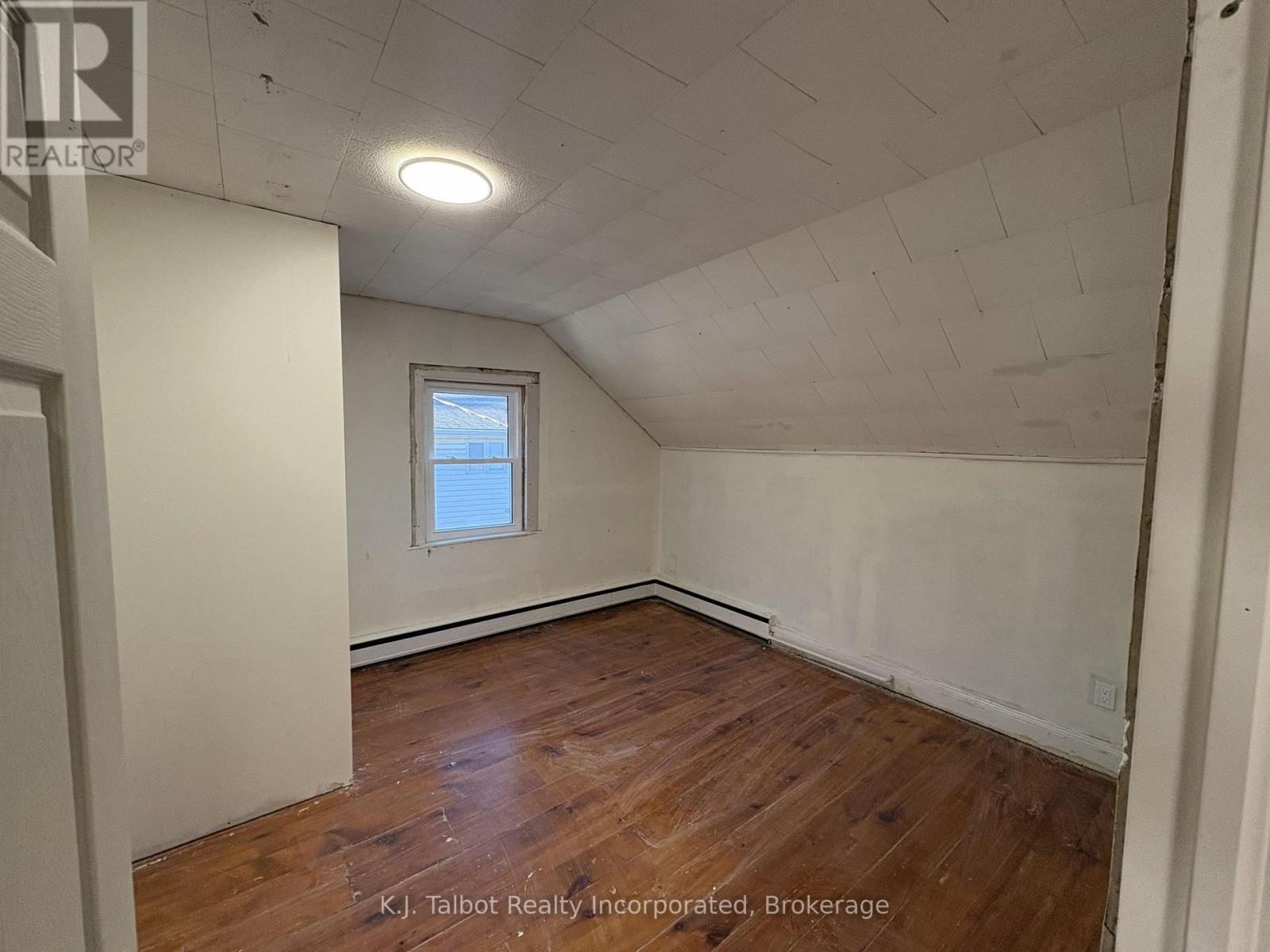 10 West William Street, Huron East (Seaforth), Ontario  N0K 1W0 - Photo 21 - X12454245