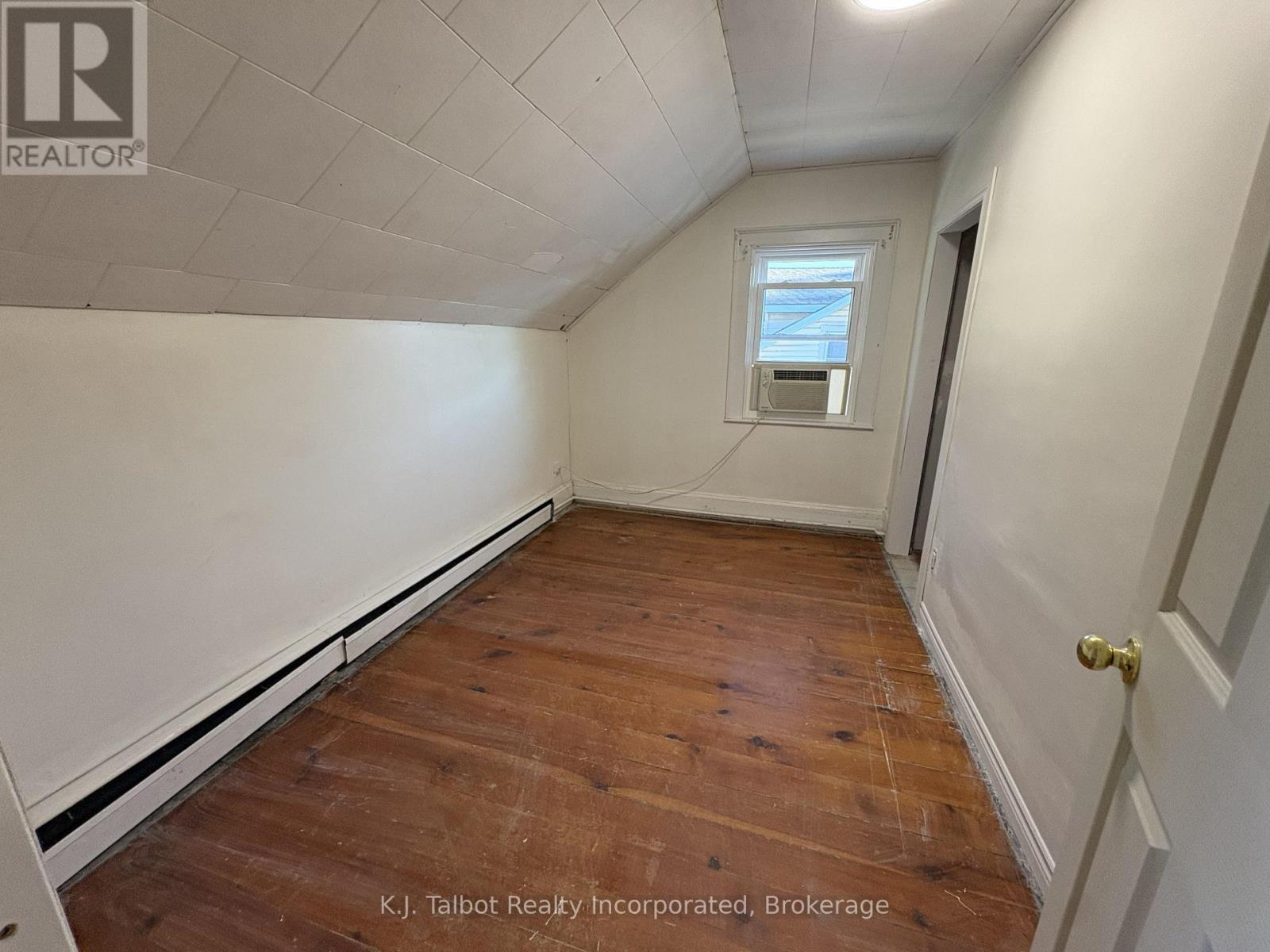 10 West William Street, Huron East (Seaforth), Ontario  N0K 1W0 - Photo 24 - X12454245