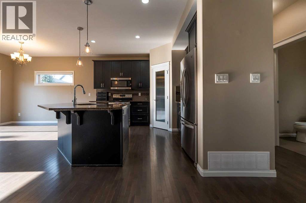 733 Twinriver Loop W, Lethbridge, Alberta  T1J 5E1 - Photo 12 - A2257784