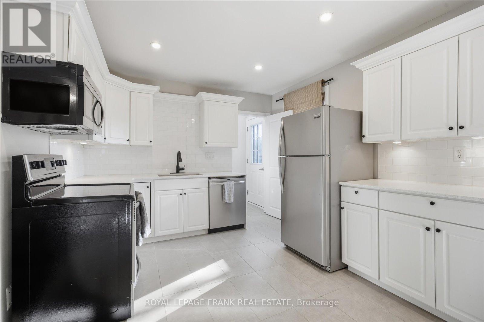 1186 Ravine Road, Oshawa, Ontario  L1H 4E2 - Photo 5 - E12454367