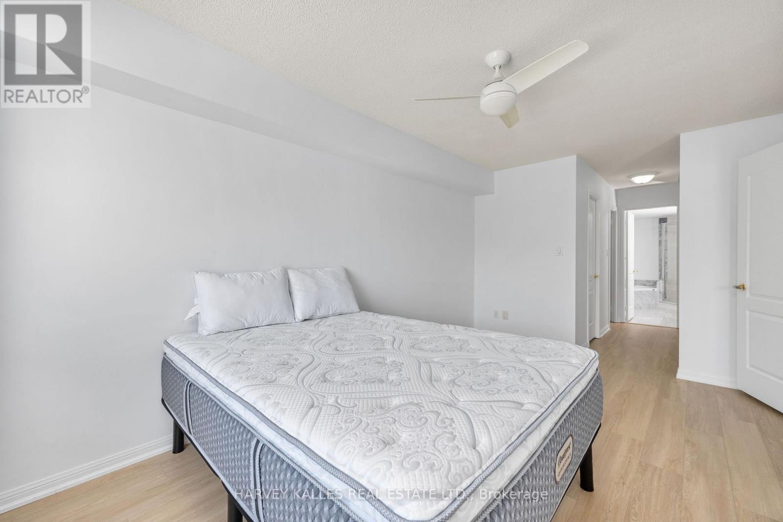 302 - 18 Wanless Avenue, Toronto, Ontario  M4N 3R9 - Photo 11 - C12453824