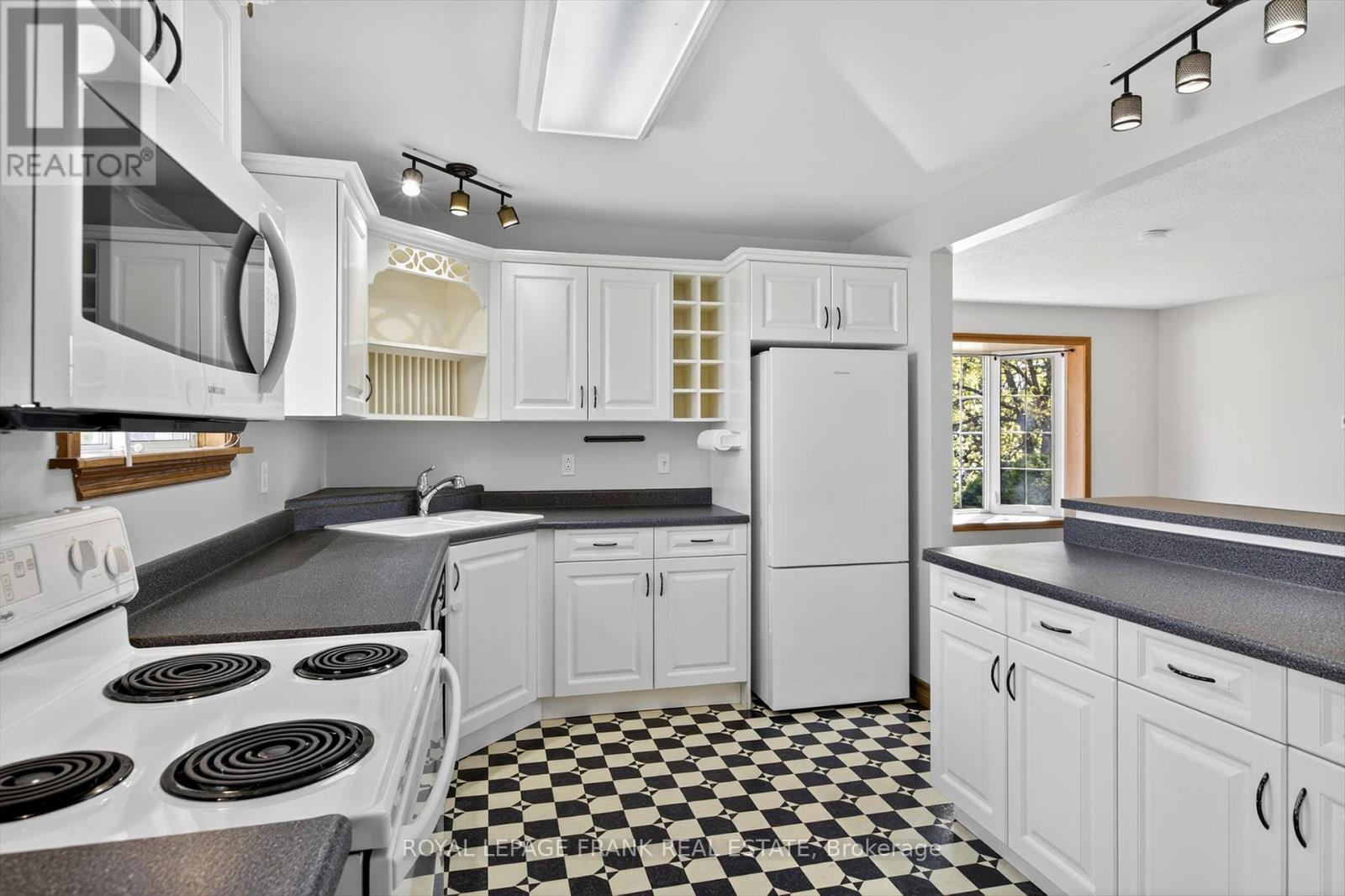 20 Colbourne St Street, Selwyn, Ontario  K0L 2H0 - Photo 16 - X12454242