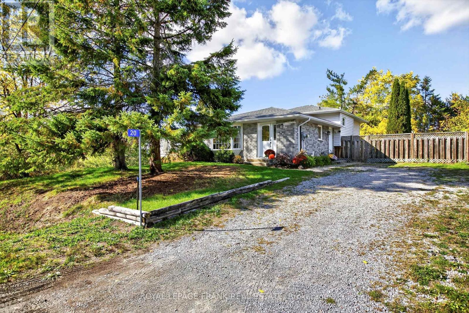 20 Colbourne St Street, Selwyn, Ontario  K0L 2H0 - Photo 3 - X12454242