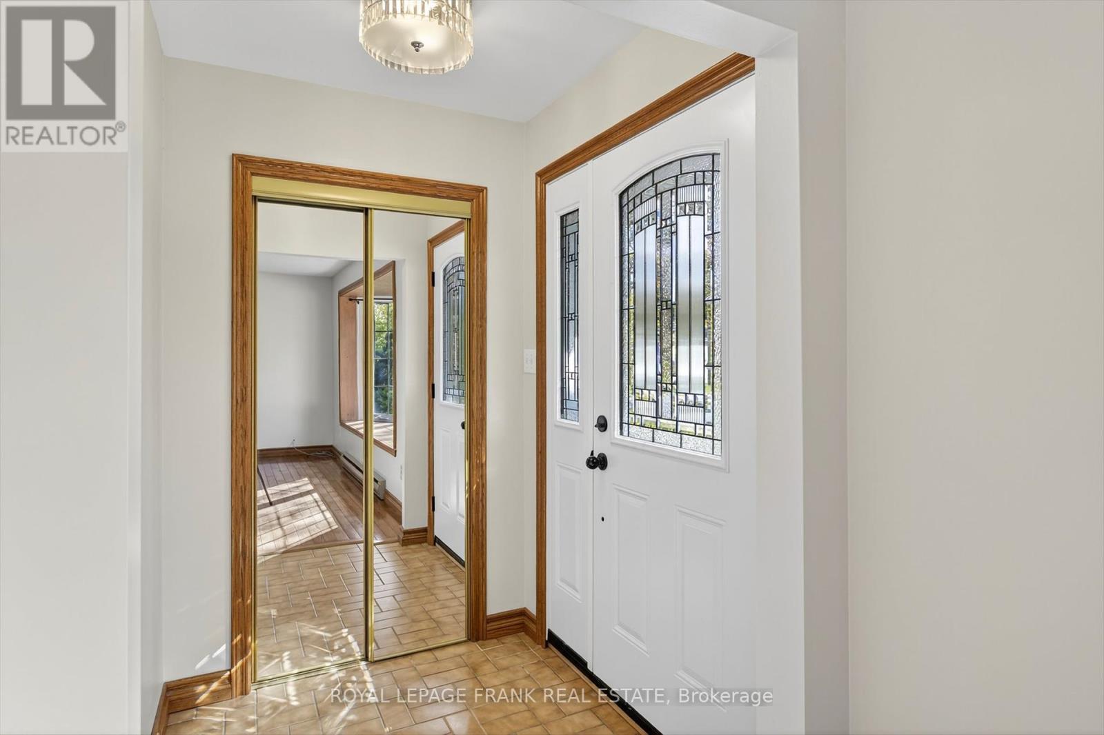 20 Colbourne St Street, Selwyn, Ontario  K0L 2H0 - Photo 6 - X12454242