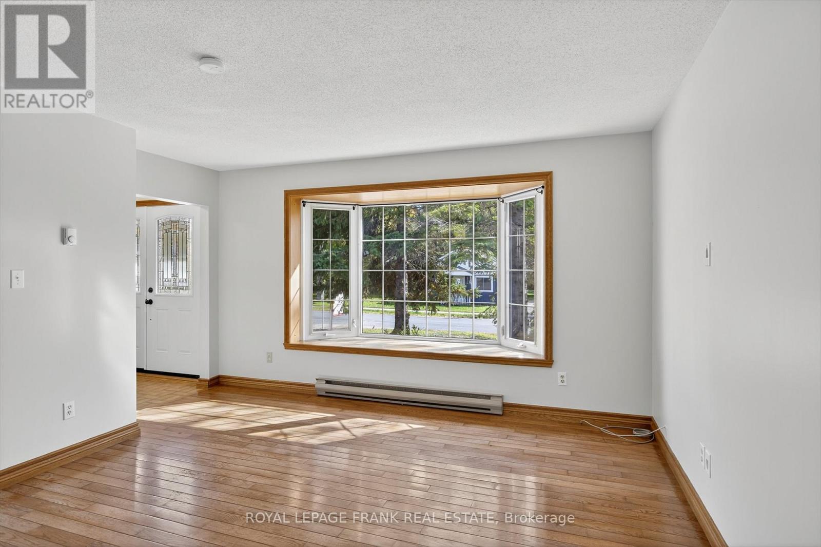 20 Colbourne St Street, Selwyn, Ontario  K0L 2H0 - Photo 7 - X12454242