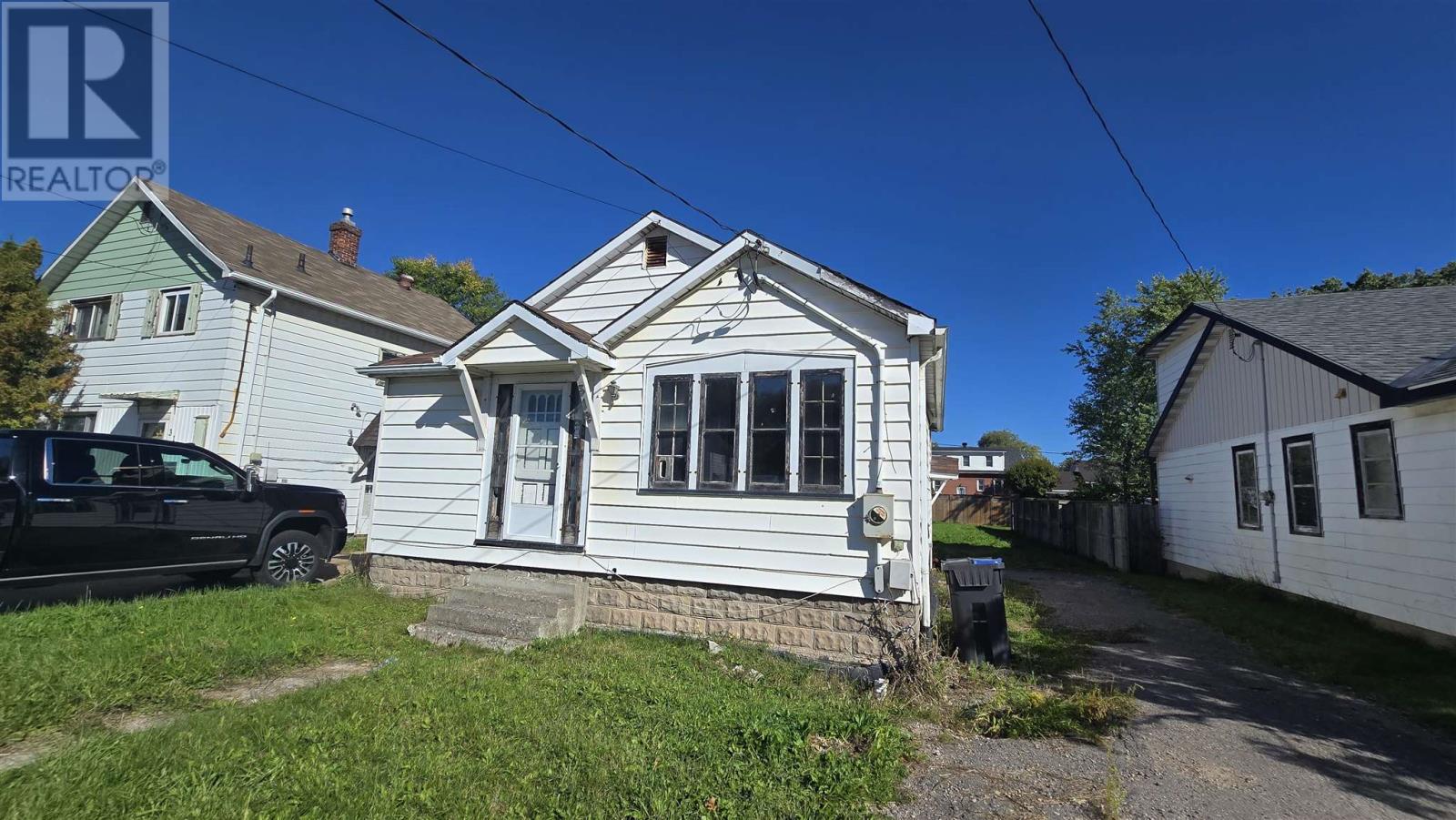 312 Pim St, Sault Ste. Marie, Ontario  P6B 2T6 - Photo 1 - SM252920