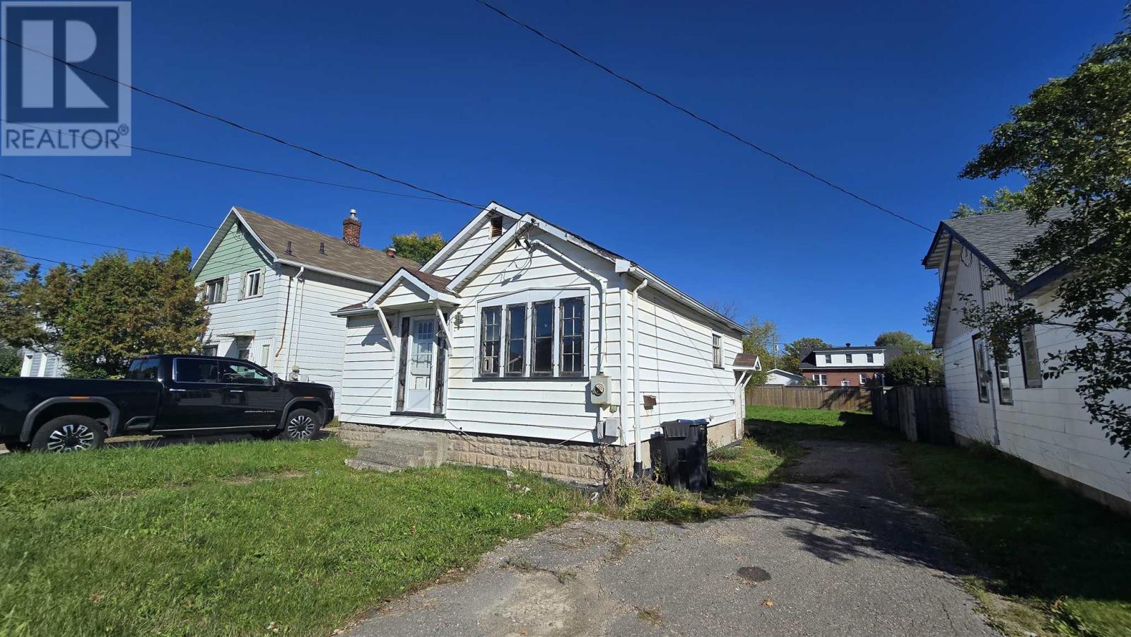 312 Pim St, Sault Ste. Marie, Ontario  P6B 2T6 - Photo 2 - SM252920