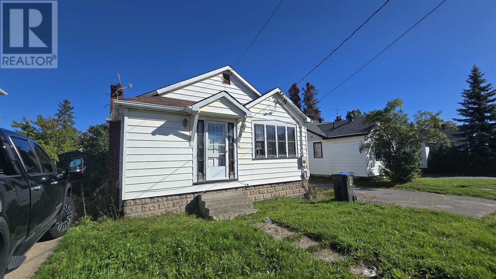 312 Pim St, Sault Ste. Marie, Ontario  P6B 2T6 - Photo 3 - SM252920