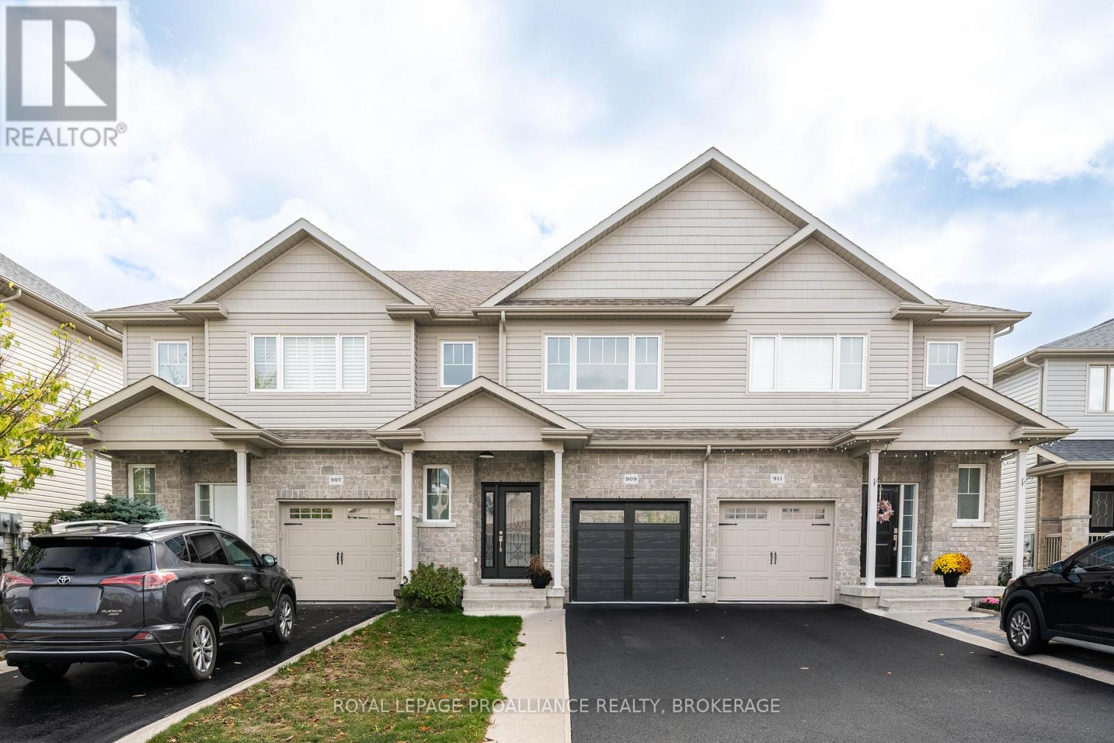 909 BLOSSOM STREET, Kingston, Ontario