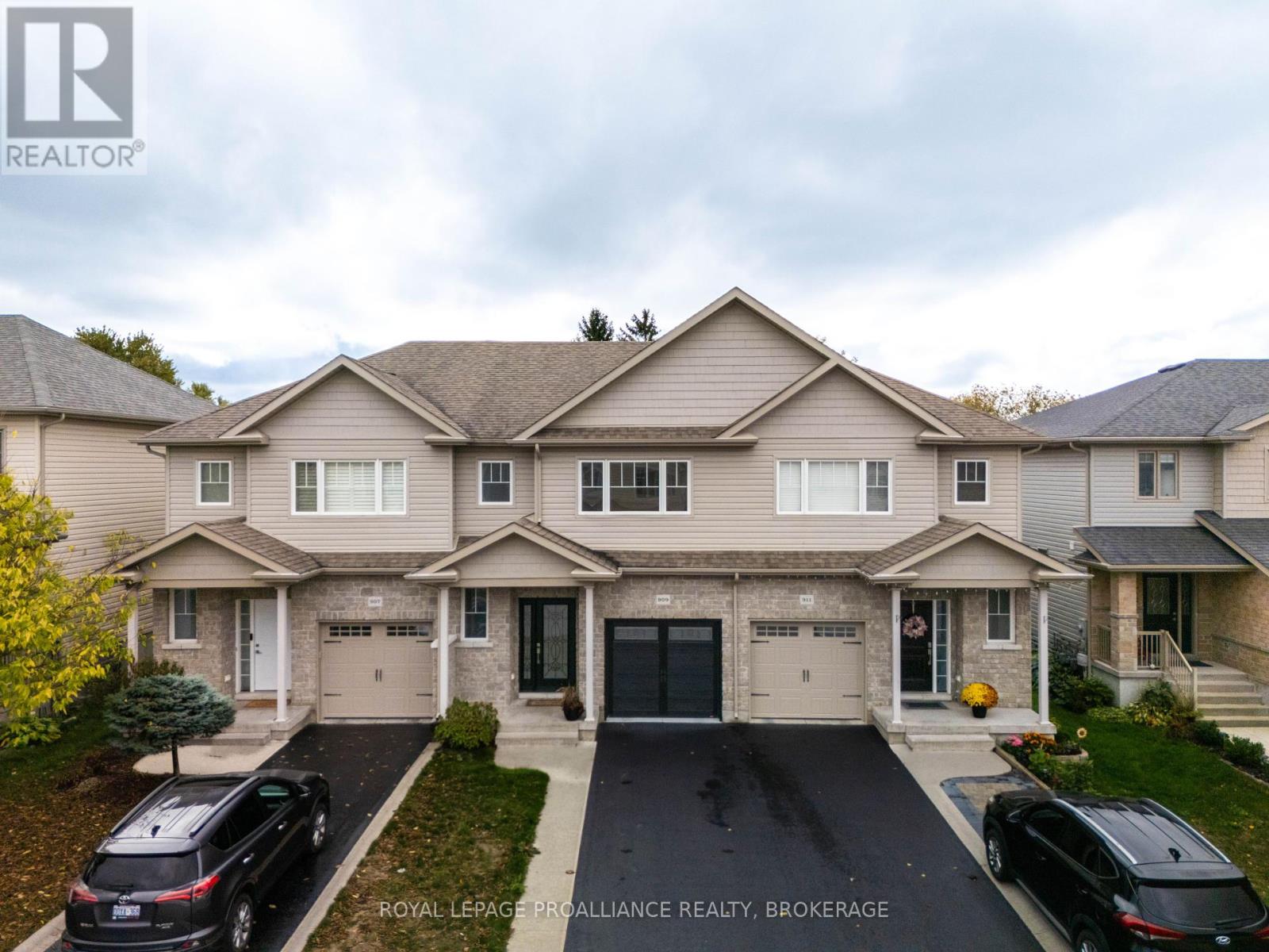 909 Blossom Street, Kingston, Ontario  K7P 0N2 - Photo 2 - X12454209
