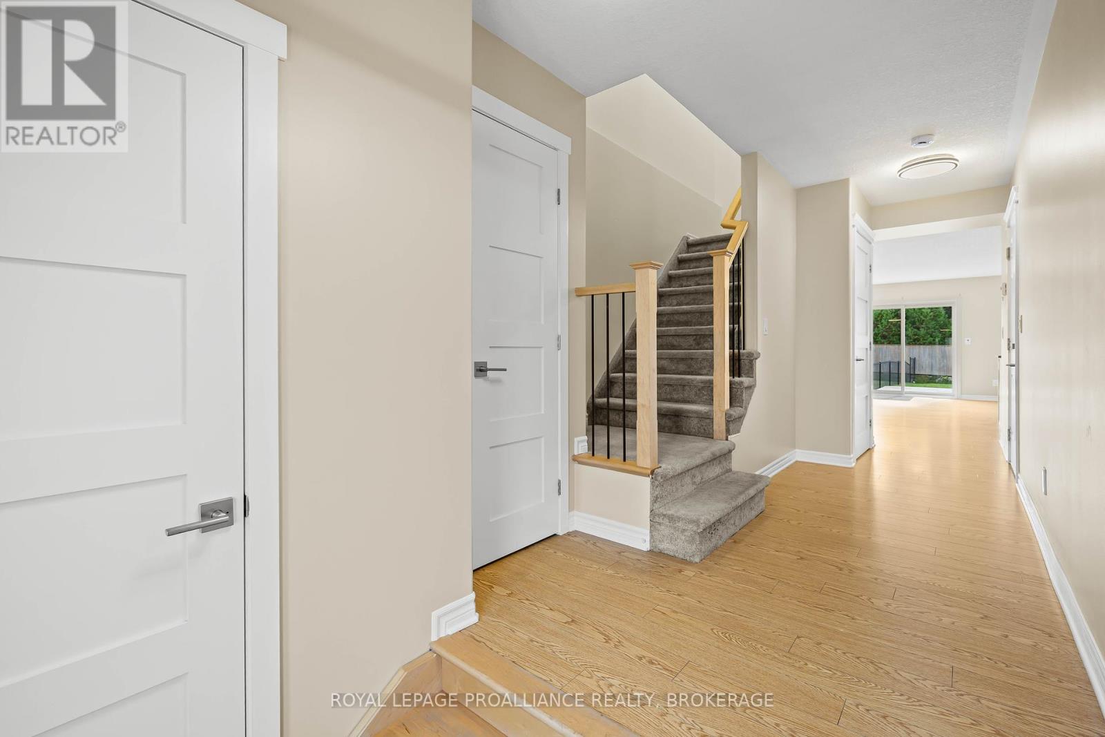 909 Blossom Street, Kingston, Ontario  K7P 0N2 - Photo 4 - X12454209
